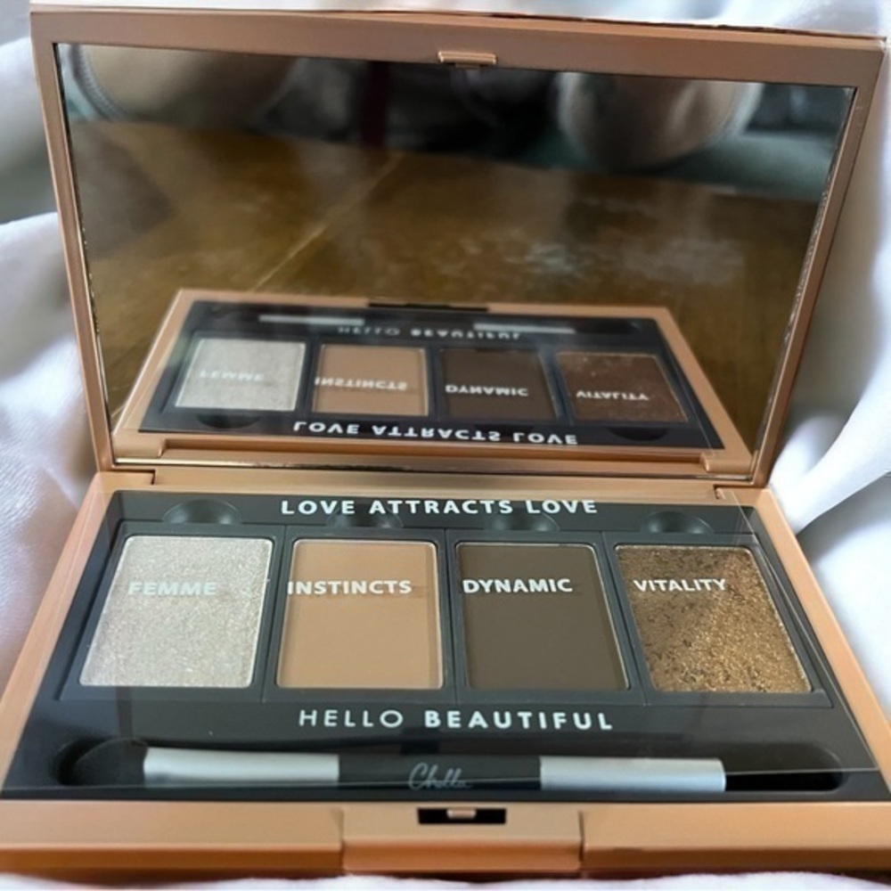 🆕Chella Beauty la vie neutral eyeshadow palette🍑